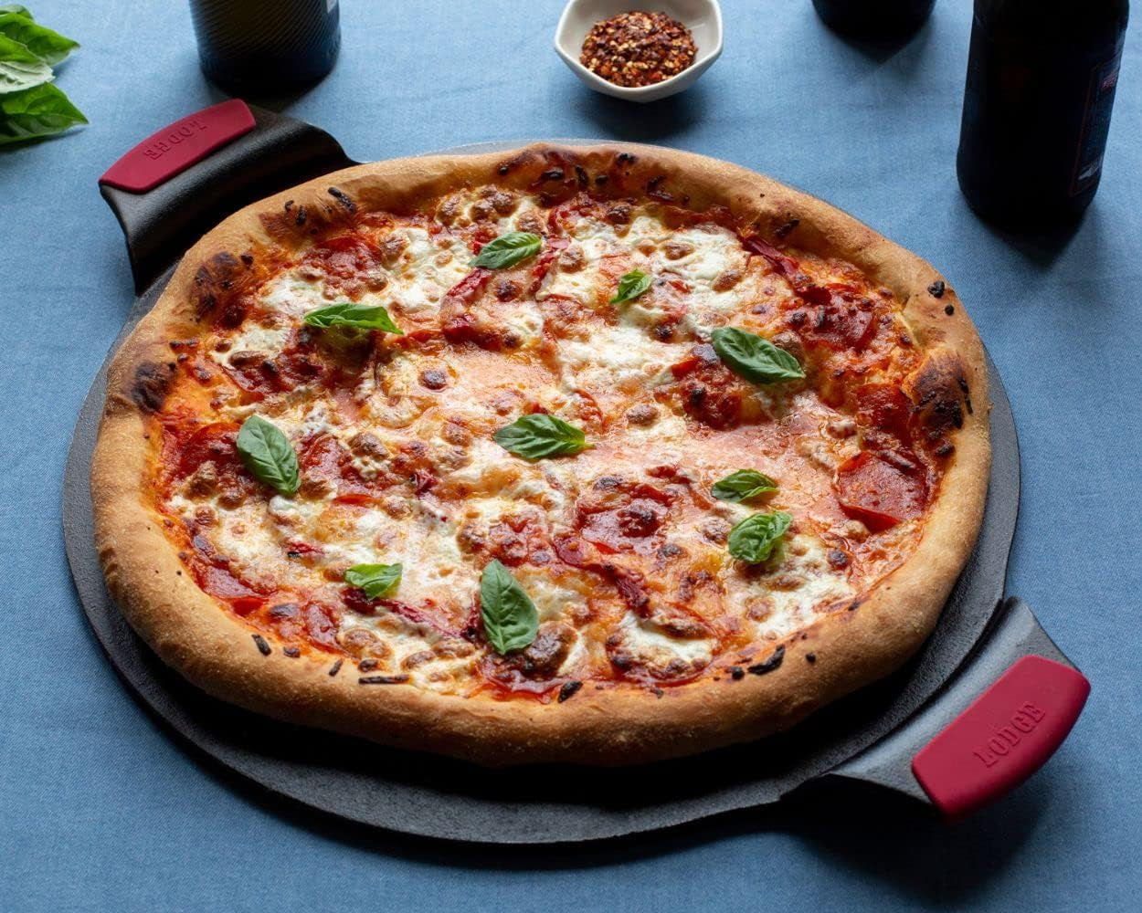 Lodge Cast Iron Pizza Pan. 15 Inch - Image 2