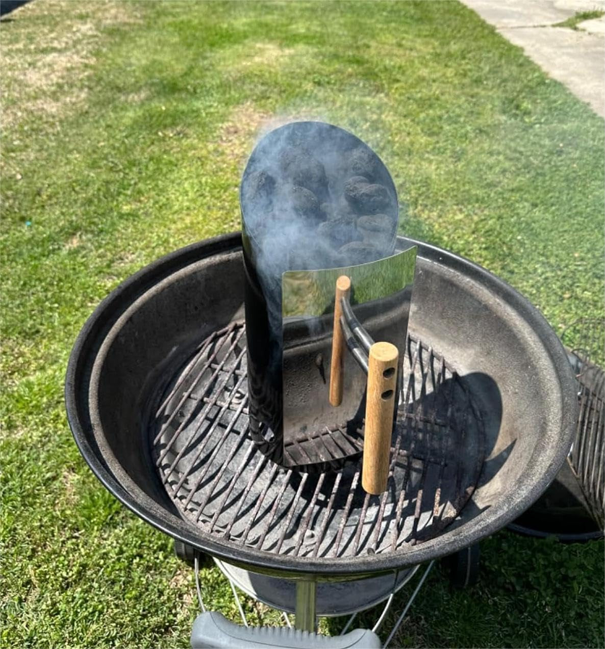 Charcoal Chimney Starter Double Enameled Chimney Starter Charcoal Chimney with Heat Shield & Wood Handle Great Heat Insulation Coal Starter for Grill Easy Grip Charcoal Starter. Black - Image 7