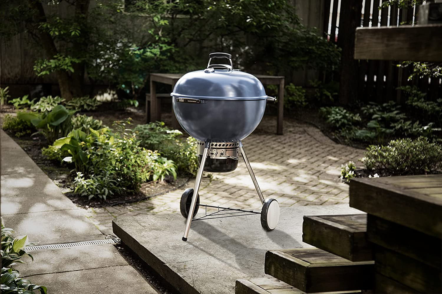 Weber Master-Touch 22 Charcoal Grill. Slate Blue - Image 8