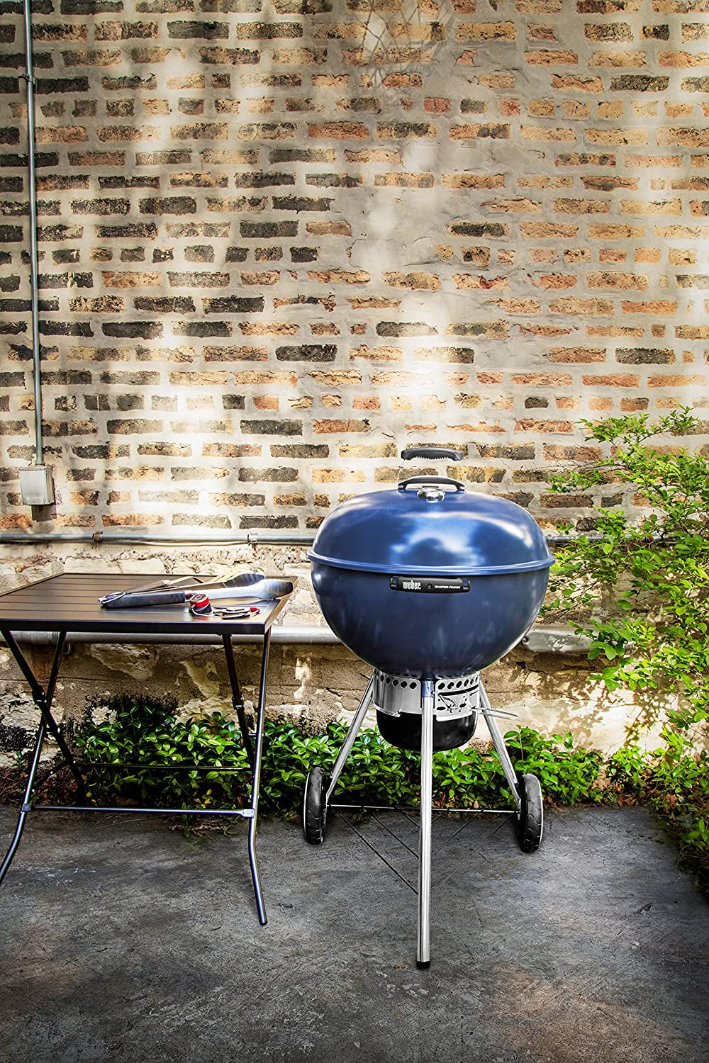 Weber Master-Touch 22 Charcoal Grill. Slate Blue - Image 11