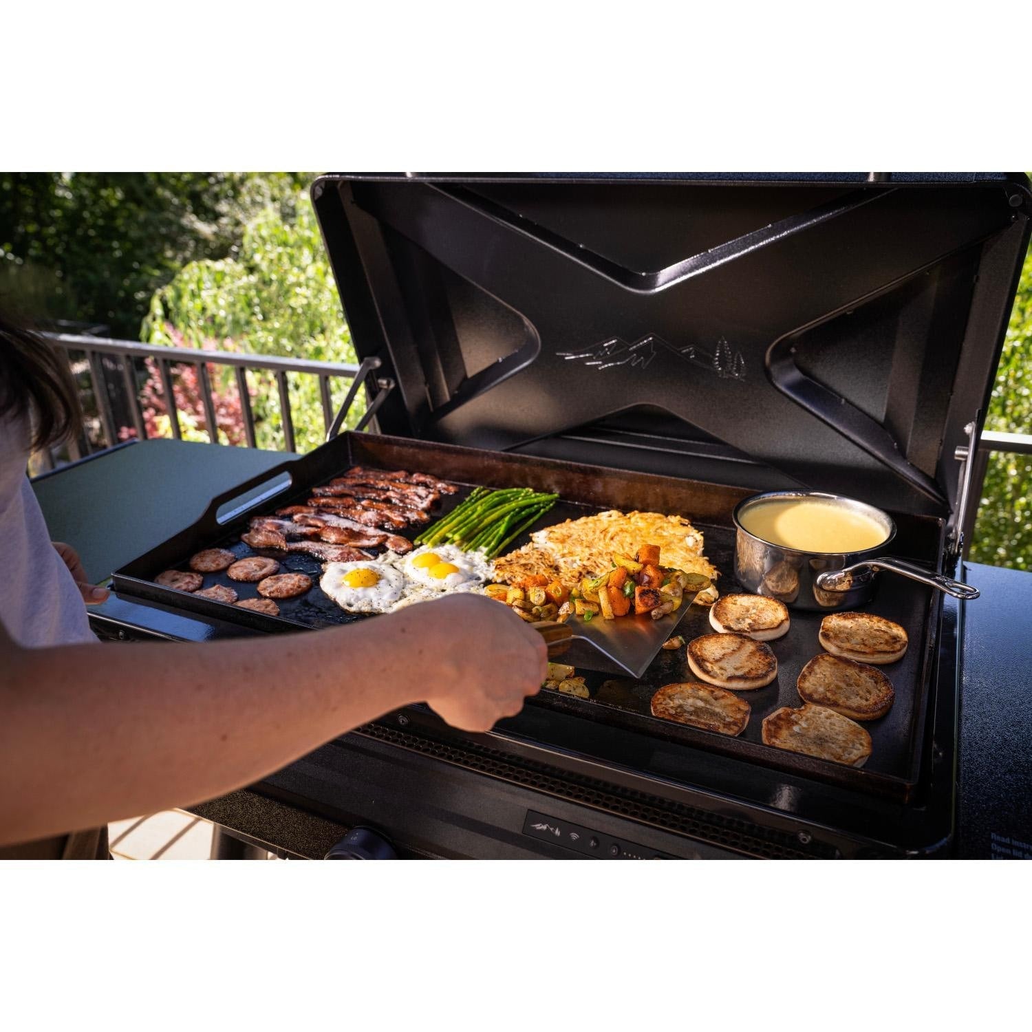 Traeger: Flatrock Flat Top Grill - Image 9