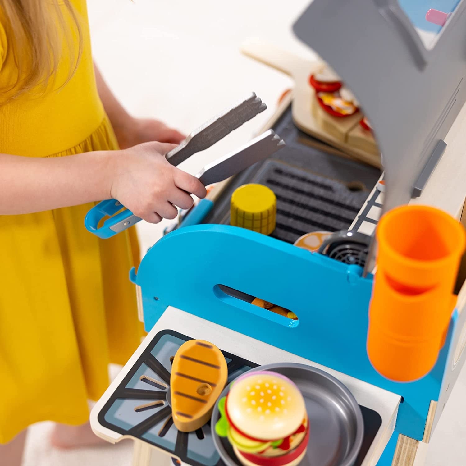 Melissa & Doug Wooden Deluxe Barbecue Grill. Smoker and Pizza Oven Play Food Toy for Pretend Play Cooking for Kids - Image 7