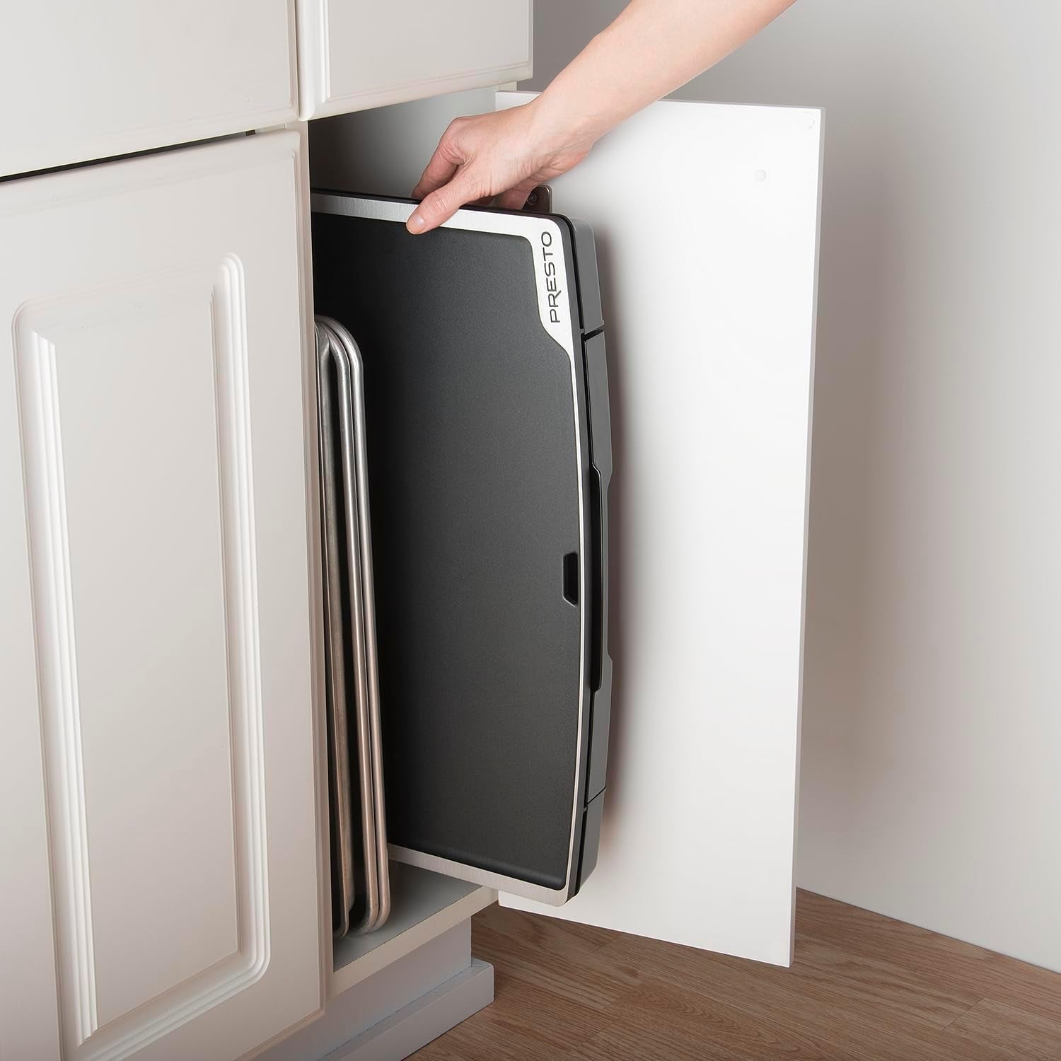 Presto 07073 XL Tilt-N-Fold Electric Griddle. Black - Image 5