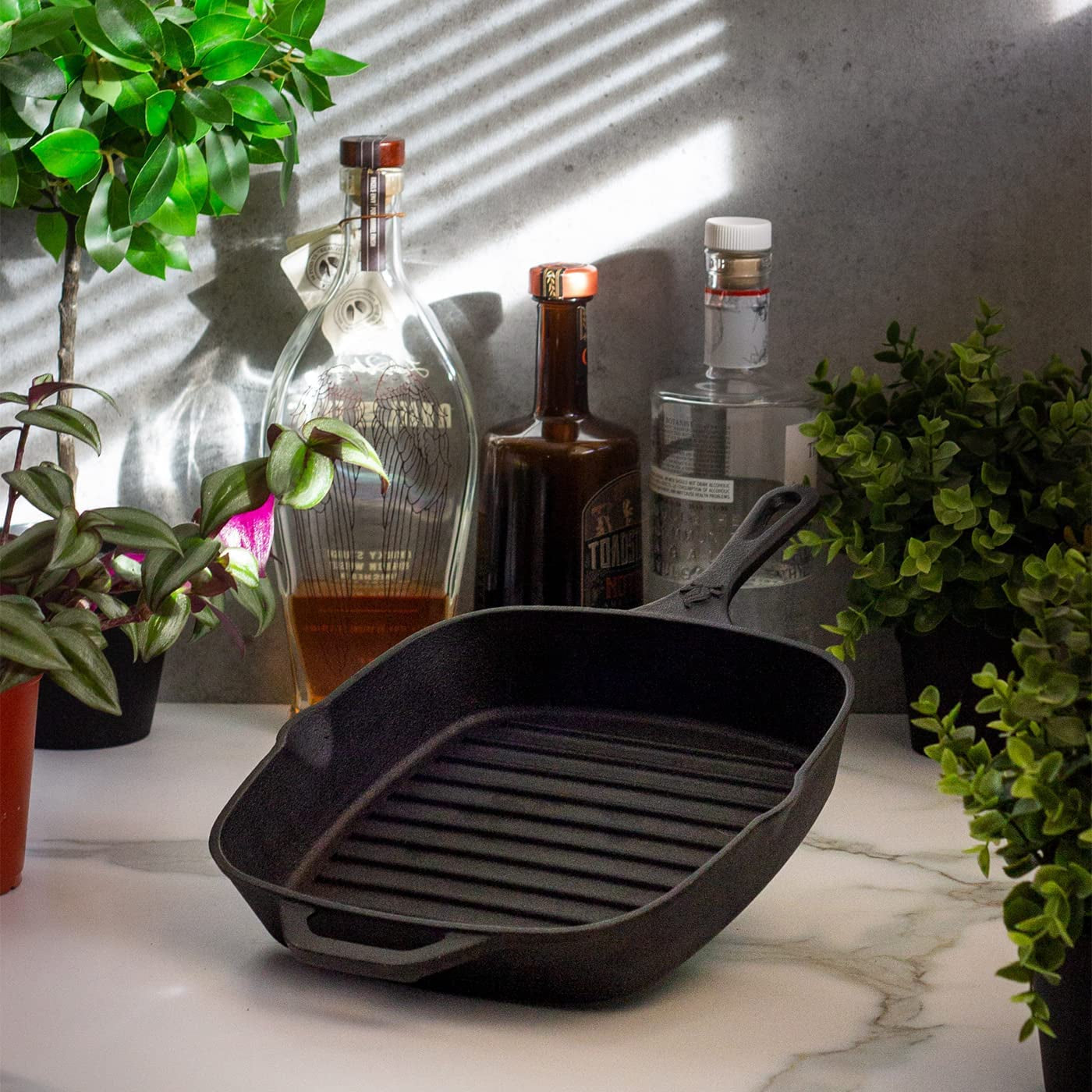 8 Inch Square Grill Pan Medium Pre-Seasoned Cast Iron - Image 5