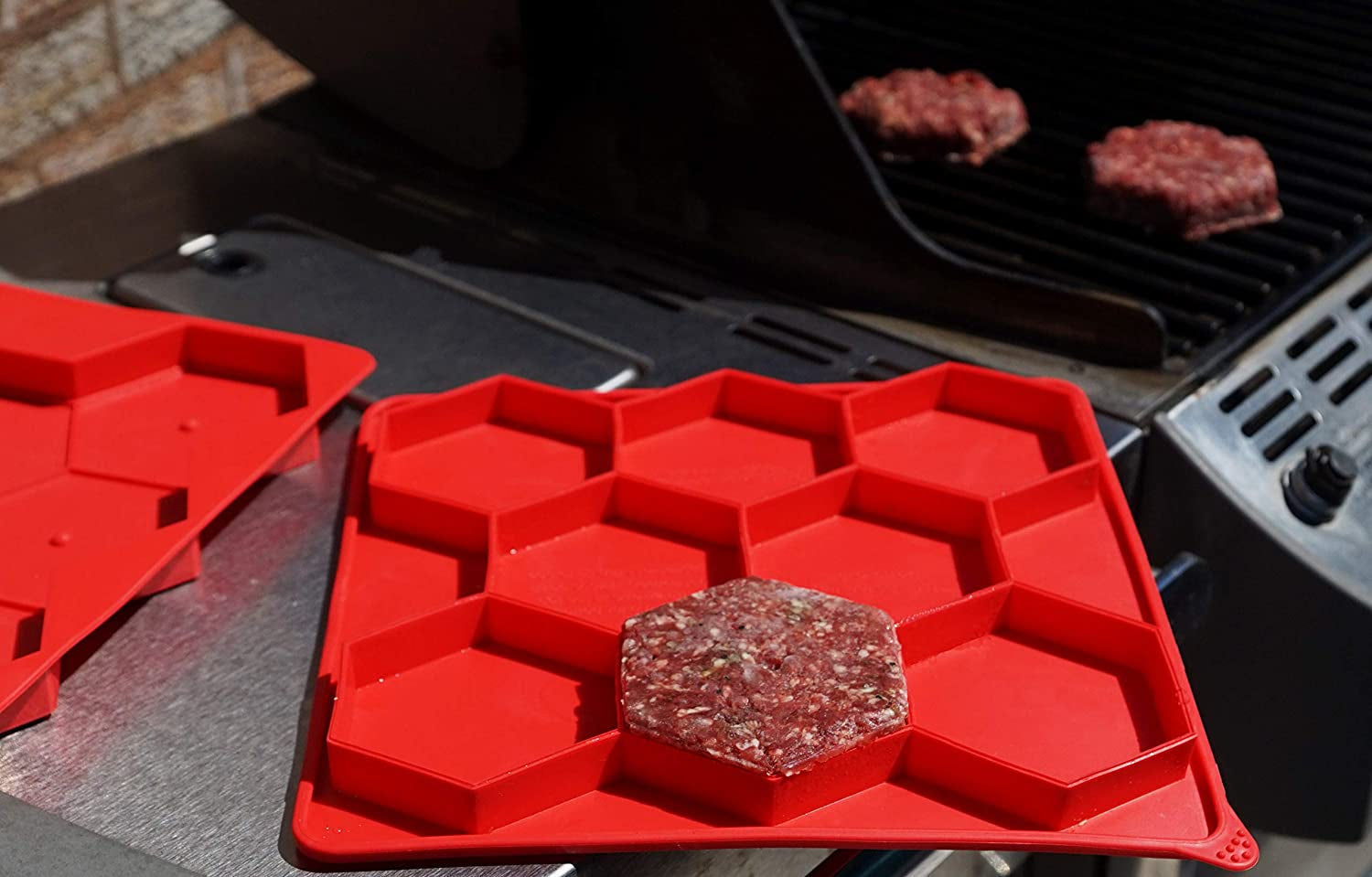 Burger Master Innovative 8-In-1 Burger Press & Freezer Container Makes 8 Quarter-Pound Burgers 32 Oz.. Tasty Amazing Burgers. Easy-To-Clean & Dishwasher Safe - Image 7