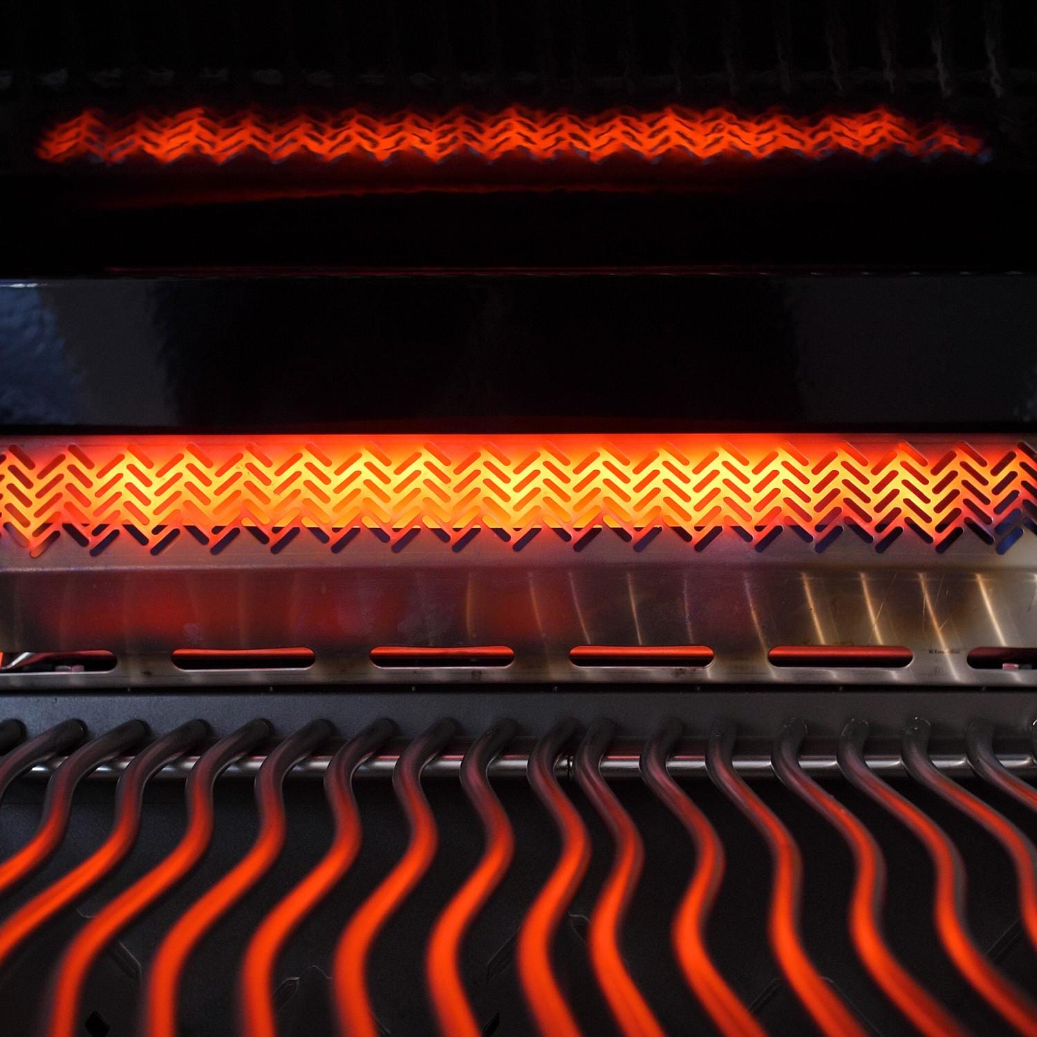 Napoleon: Built-In Prestige Pro 665 Gas Grill With Infrared Rear Burner - Image 16