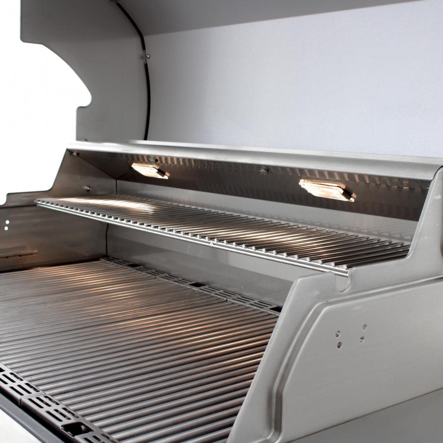 Saber Grills: Stainless Series 3-Burner Built-In Grill (NG) - Image 11