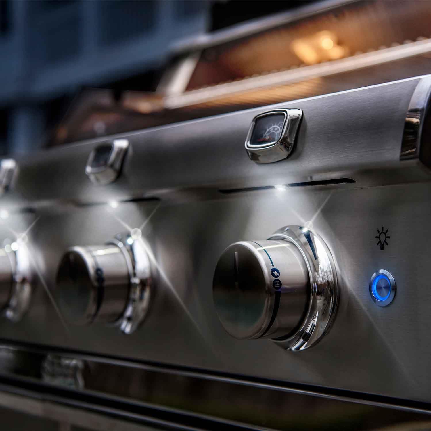 Saber Grills: Elite 3-Burner Built-In Grill (NG) - Image 3