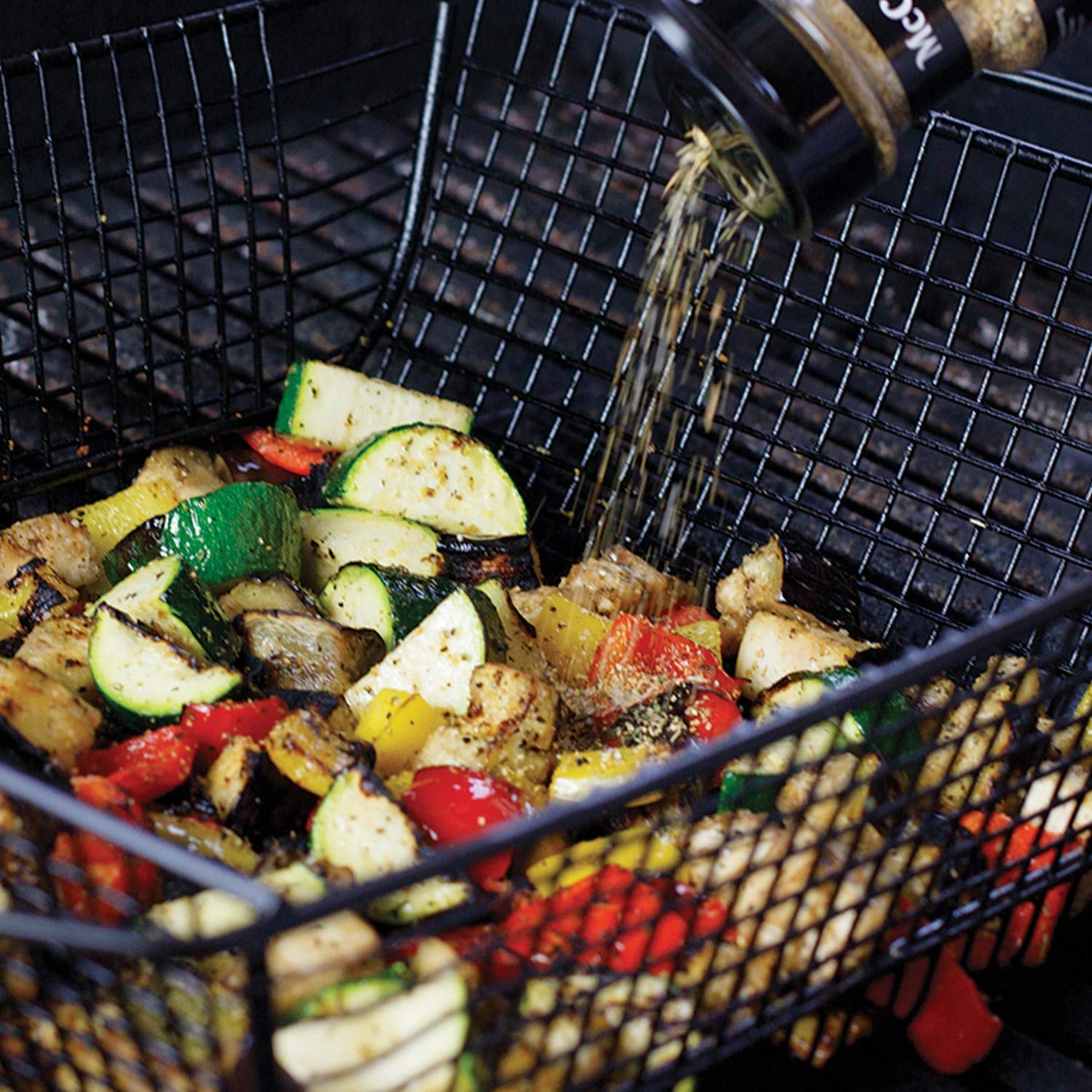 Mccormick Grill Mates Spices. Everyday Grilling Variety Pack (Montreal Steak. Montreal Chicken. Roasted Garlic & Herb. Hamburger). 4 Count - Image 2