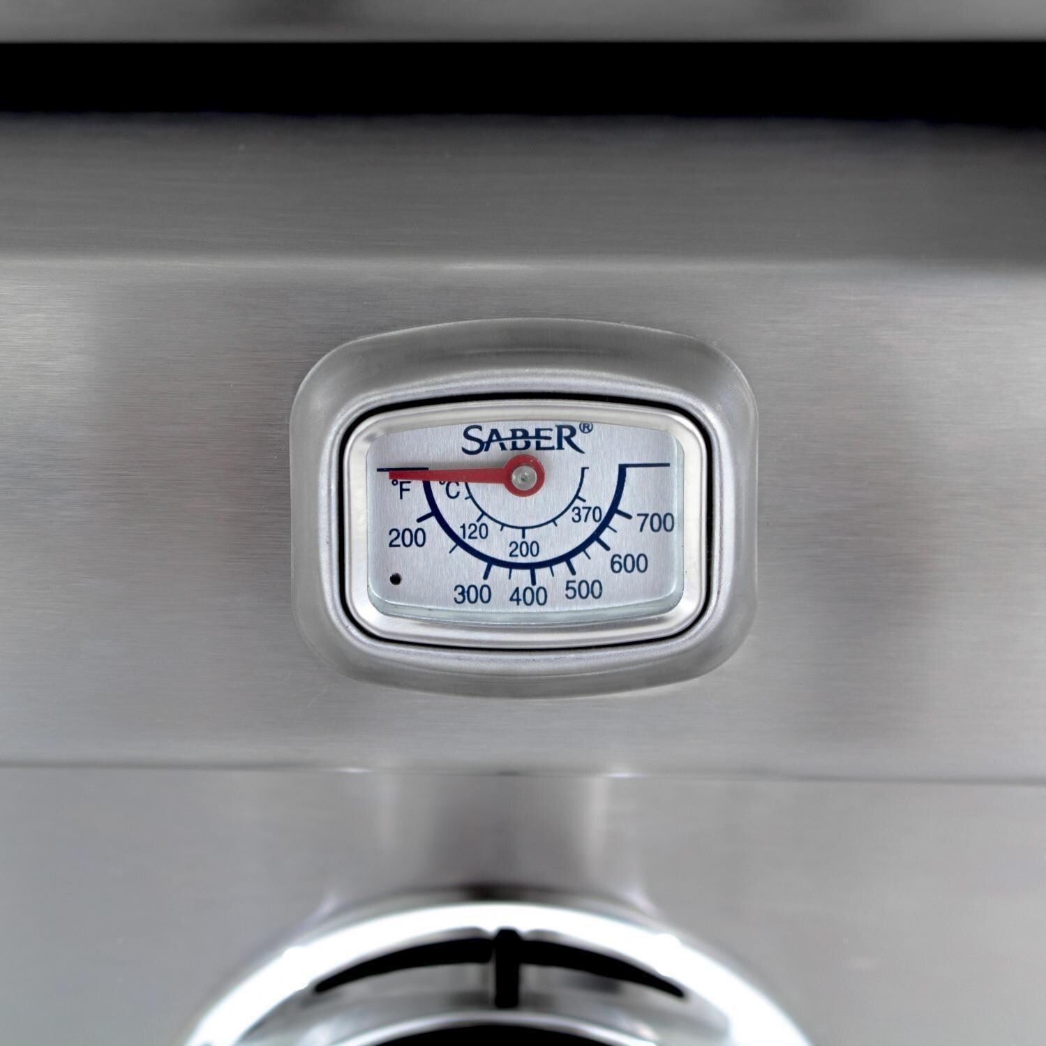 Saber Grills: 670 Series 4-Burner Cart Grill (LP) - Image 10