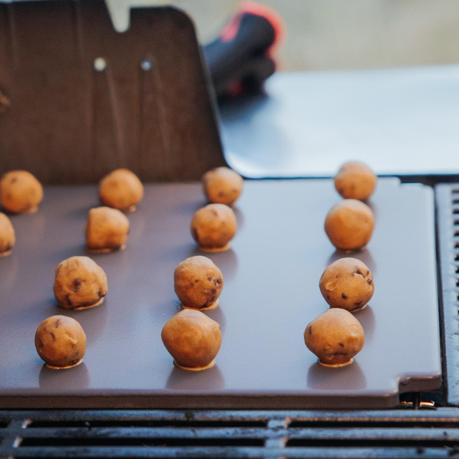 Weber: Weber Crafted Glazed Baking Stone - Cooking - Image 4