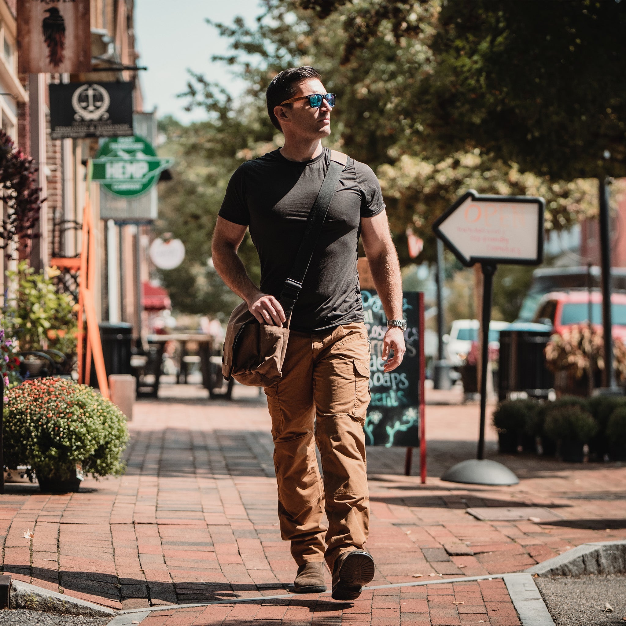 Filios Messenger Bag - Image 24