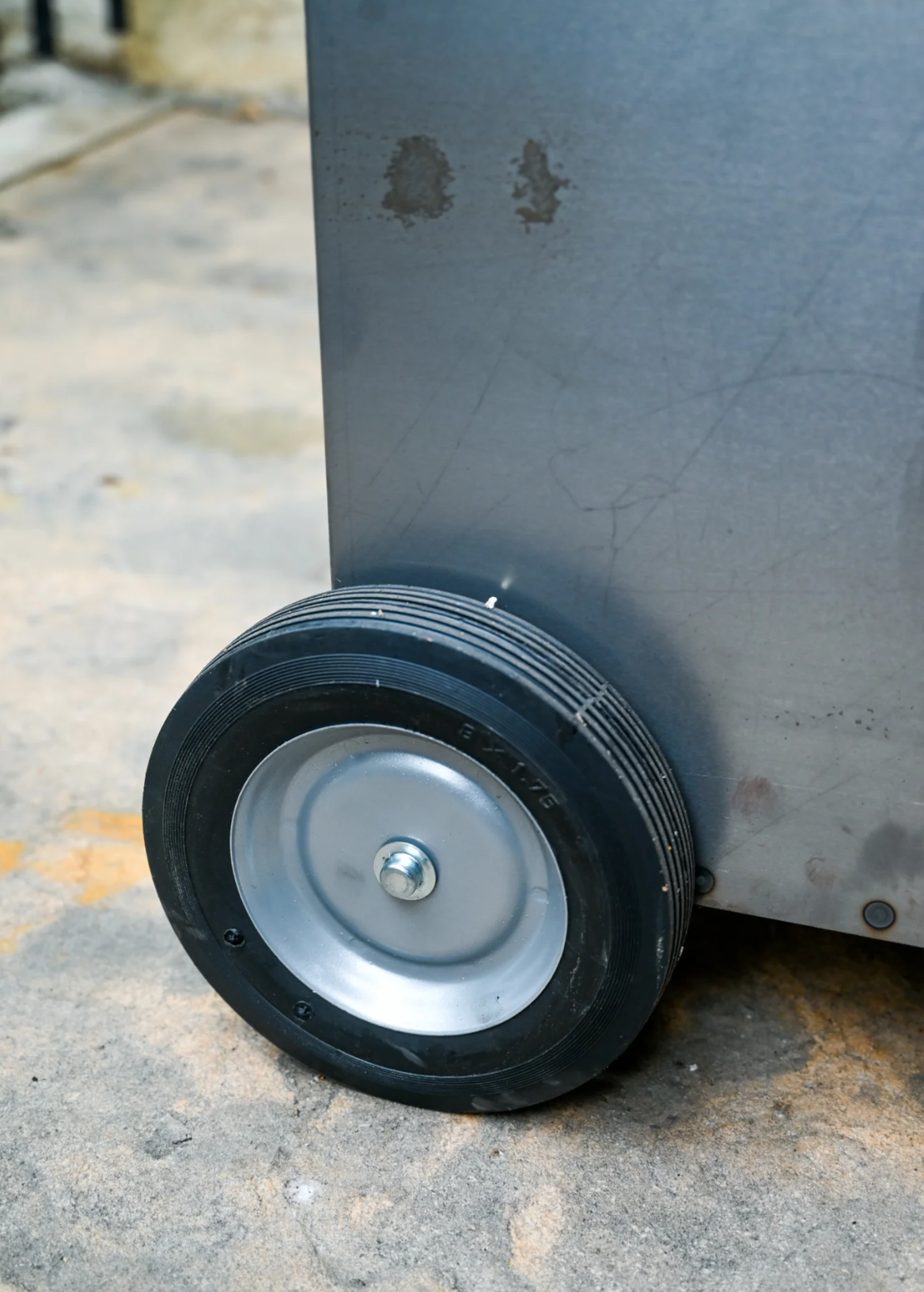 Hasty Bake: Roughneck Smoker Wheel Kit