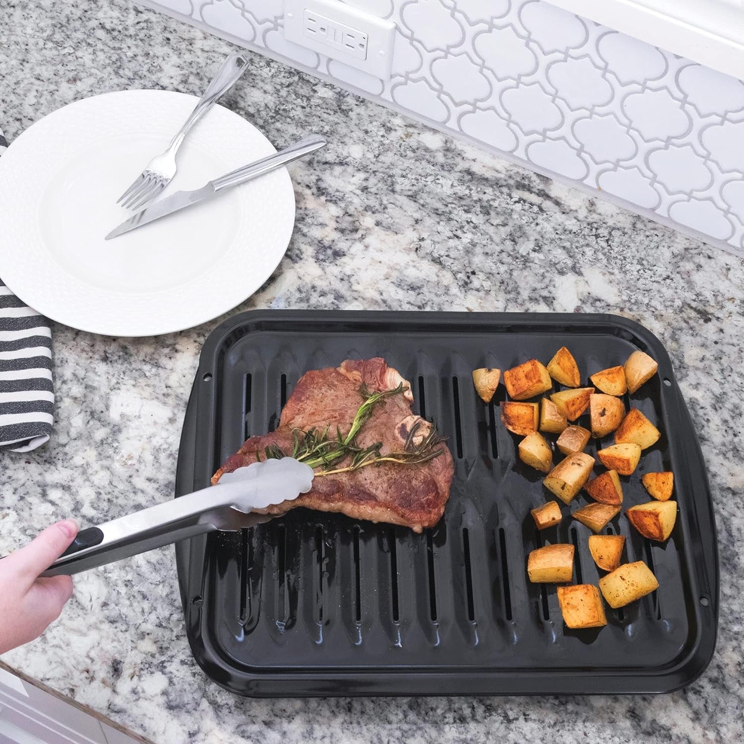 SPL50016 Large 2-Piece Broiler Pan & Grill Set Porcelain-On-Steel 16-1/2X12-3/4X1-3/4 Broiler Pan for Oven. Black - Image 6