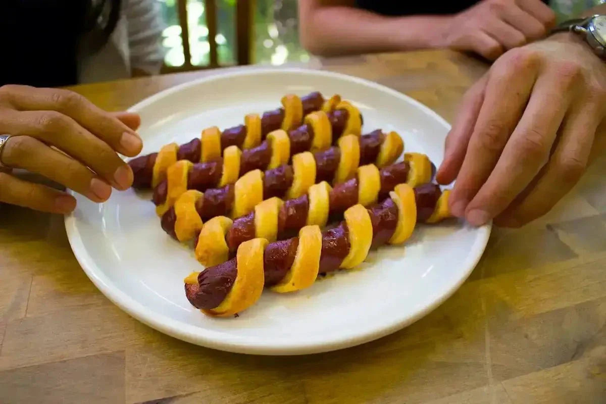 Charcoal Companion Dizzy Dog Spiral Hot Dog Cutter