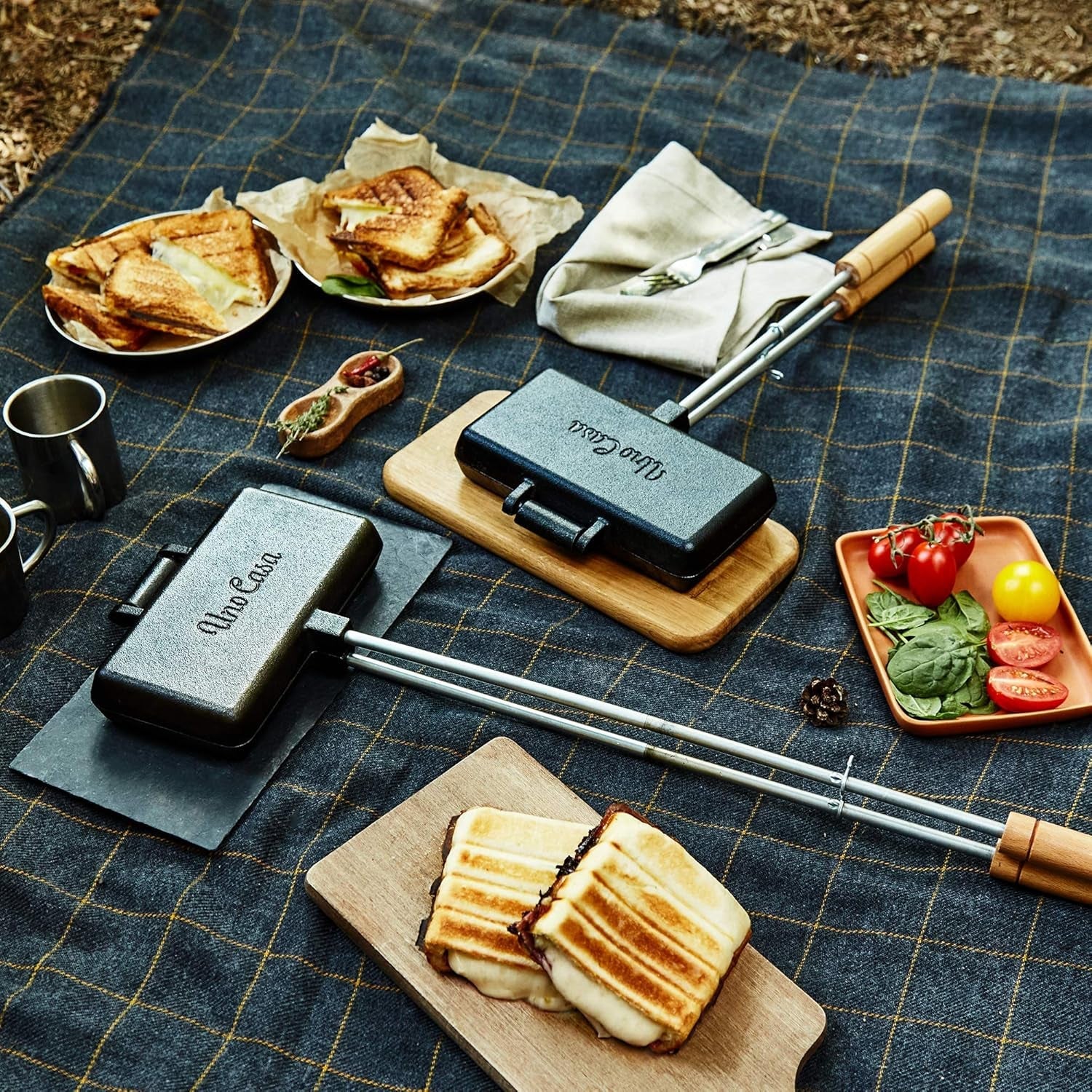 Uno Casa - XL Pie Irons Cast Iron Sandwich Maker - Mountain Japanese Sandwich Maker with Recipe Book - Durable Campfire Cooking Equipment for Toasted Pies. and More - Image 8