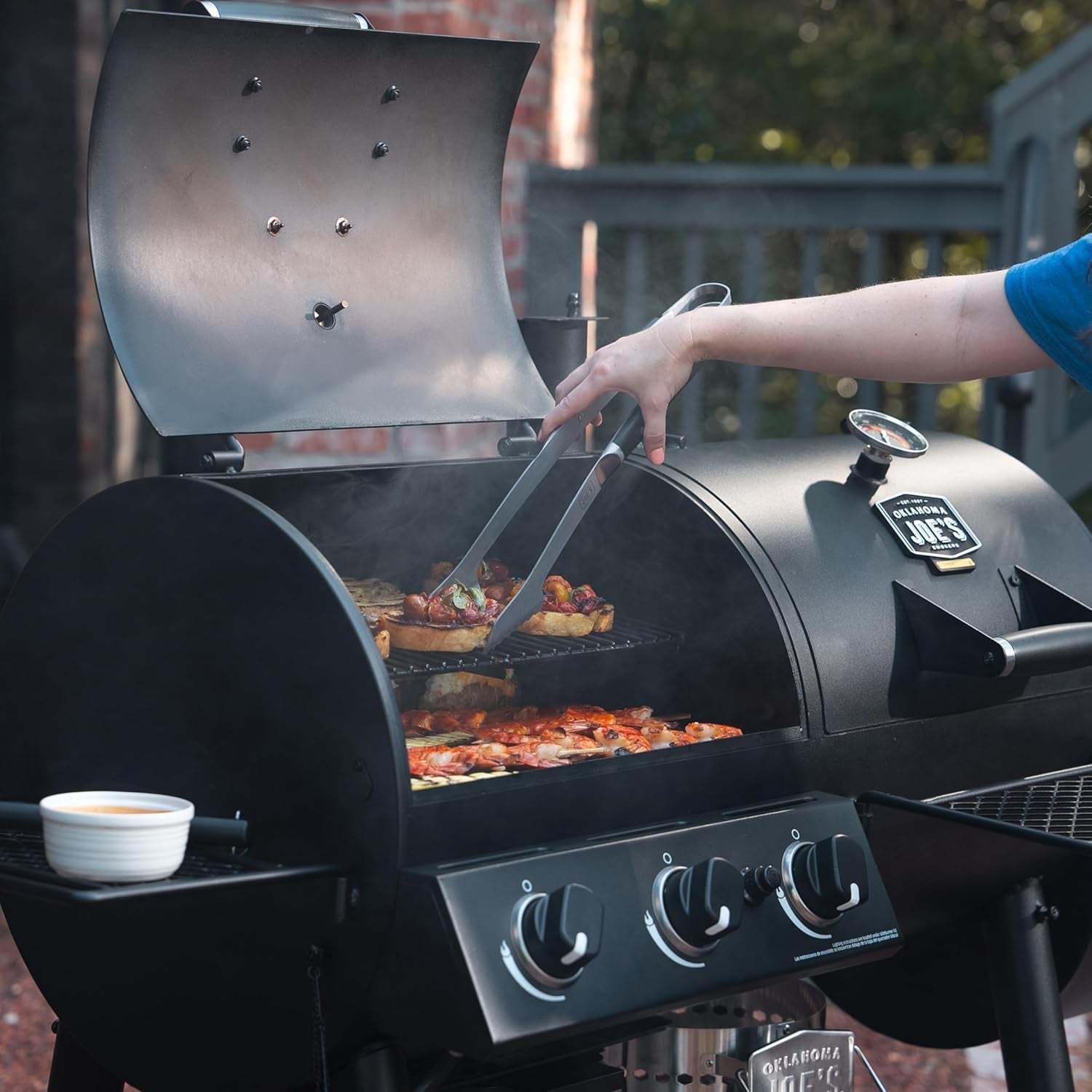 OKLAHOMA JOE'S® Canyon™ Charcoal and Propane Gas Combination Smoker and Grill. Black Steel. 24203004 - Image 9