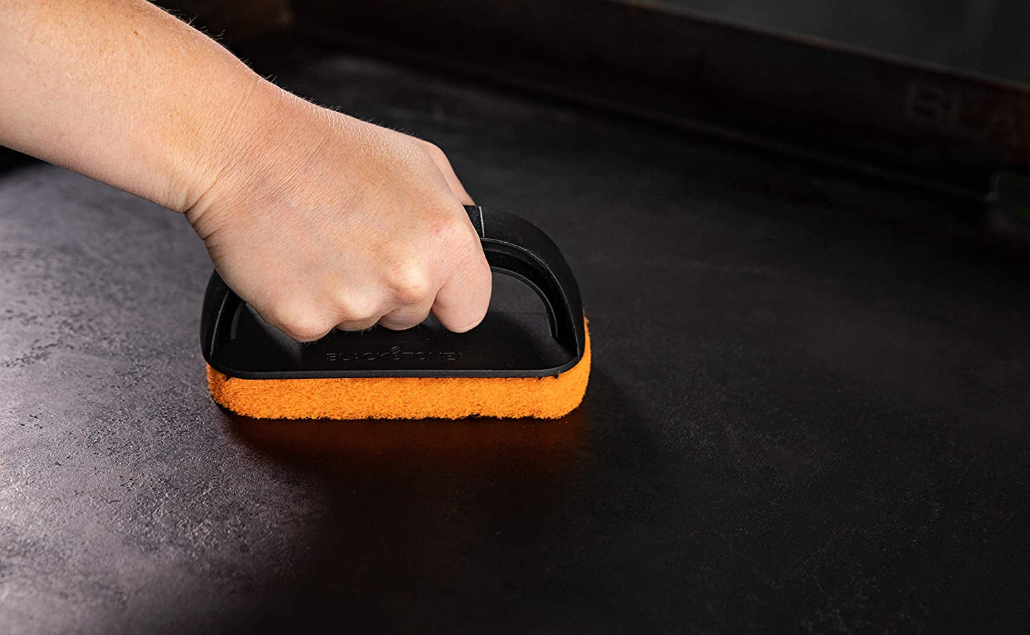 5060 Grill & Griddle Kit 8 Pieces Premium Flat Top Grill Accessories Cleaner Tool Set-1 Stainless Steel 6 Scraper. 3 Scouring Pads. 2 Cleaning Bricks. and 1 Handle. Black - Image 5