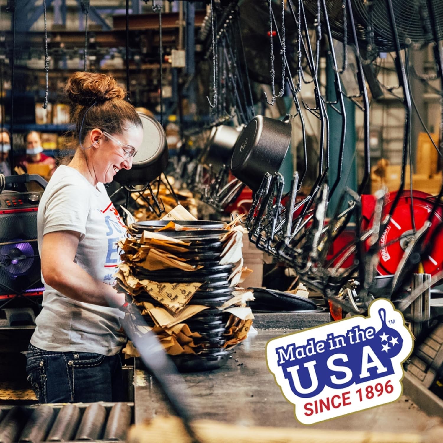 Lodge Cast Iron Wedge Pan - Image 4