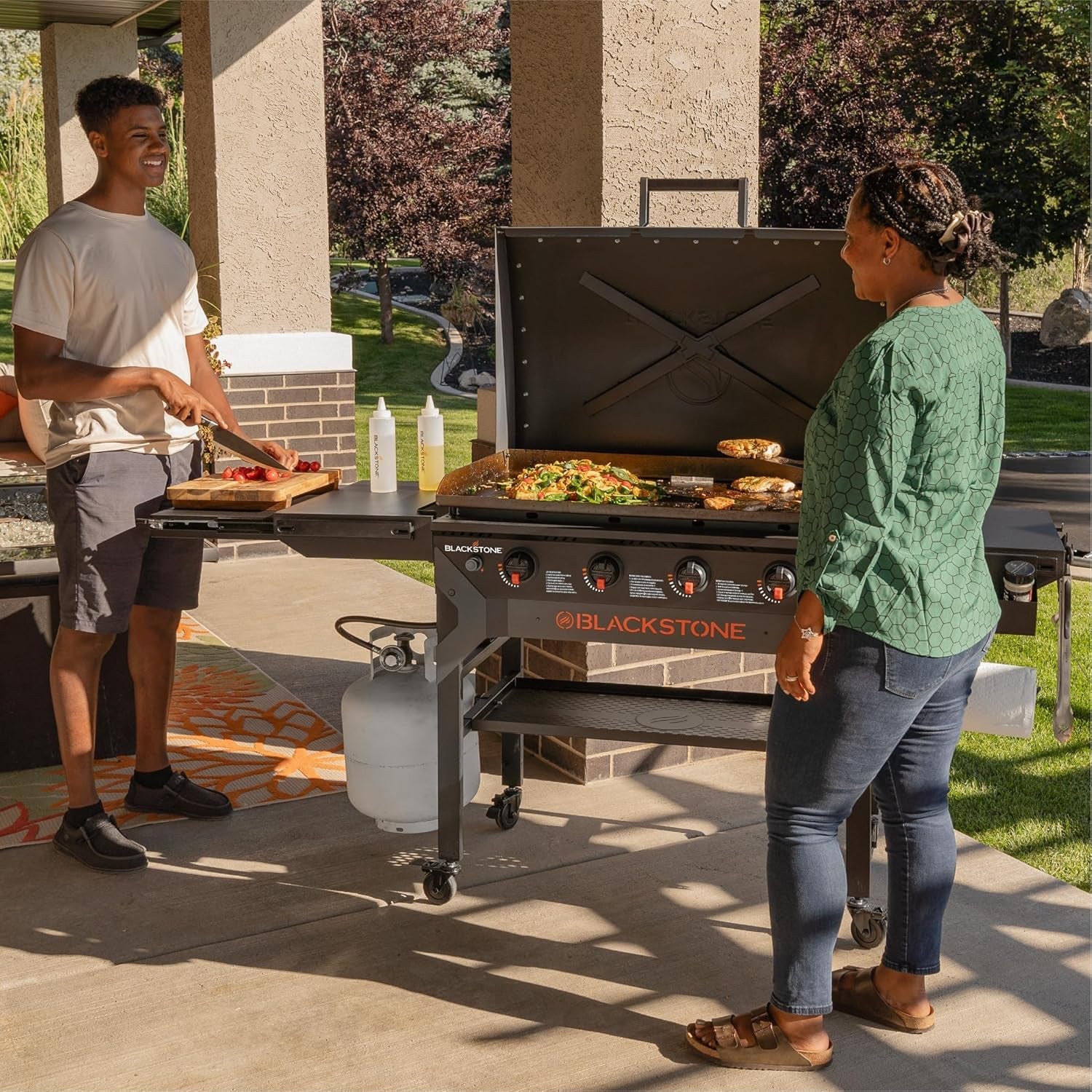 Blackstone 2310 Iron Forged 36 Omnivore Griddle with X-Braced Hood. Powder Coated Steel. Black - Image 7