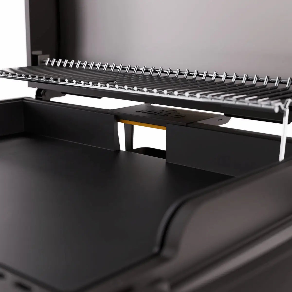 Halo Elite 3B Six Zone Three Burner Outdoor Griddle - Image 3