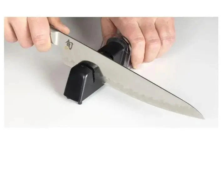 Kai Diamond And Ceramic Retractable Sharpener - Image 2