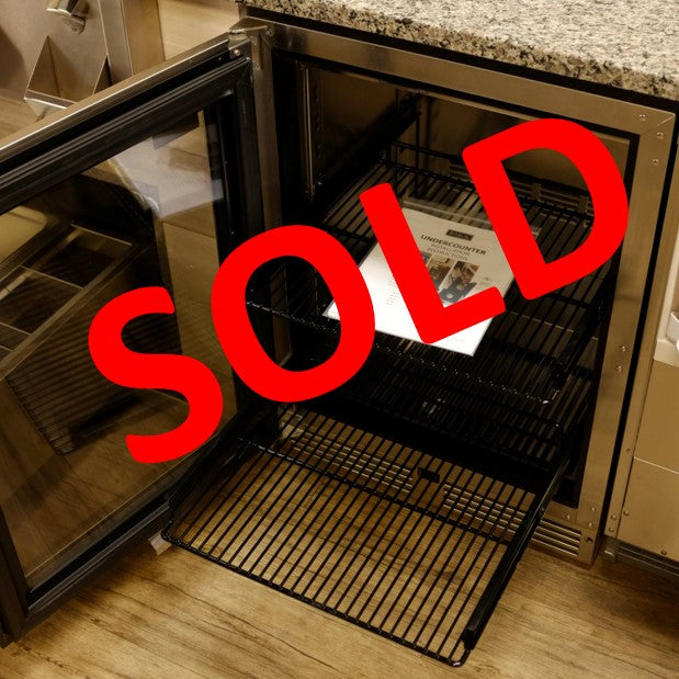 Local Special. Alfresco Outdoor Bar Display - Image 5