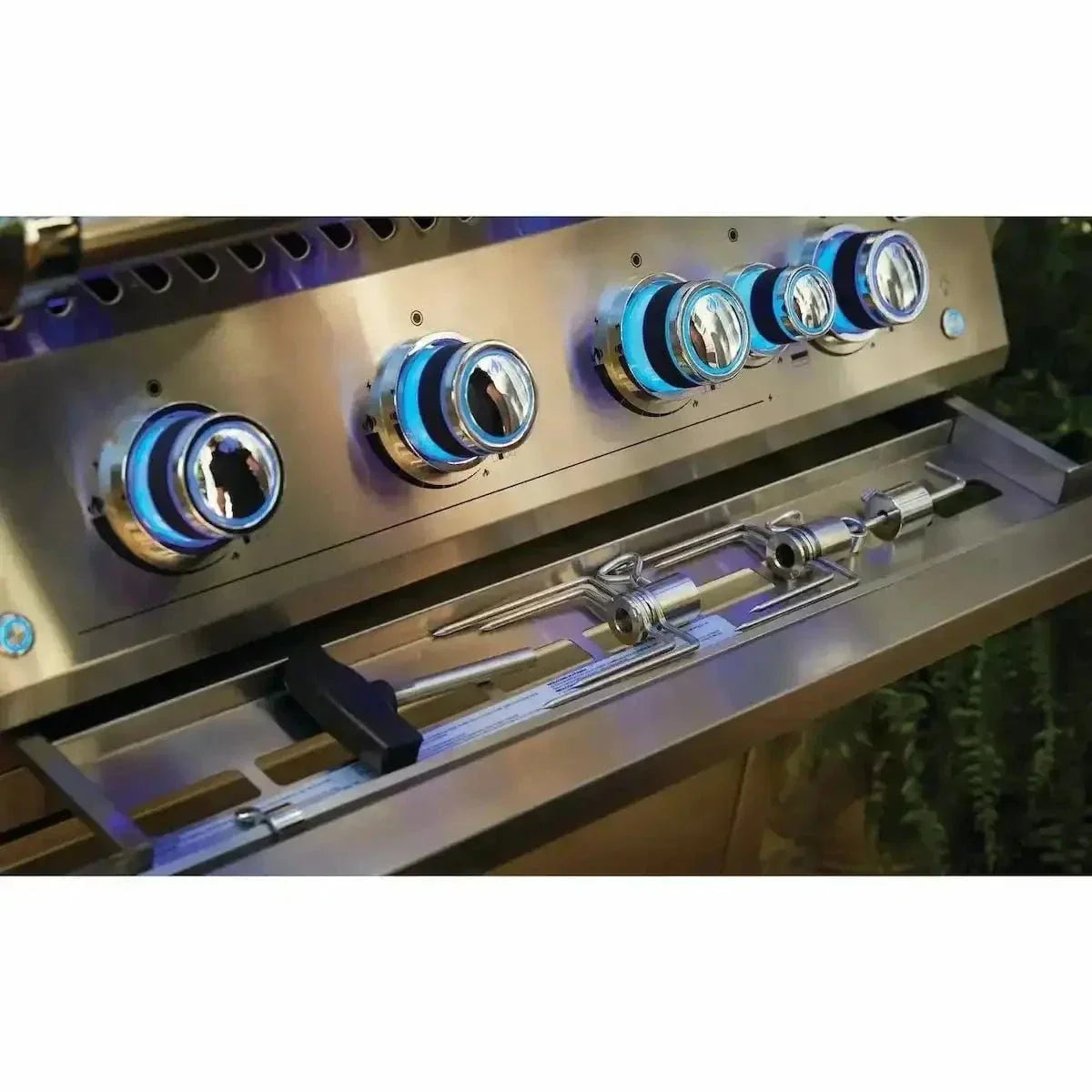 Napoleon Built-In 700 Series 32-inch Gas Grill with Rear Infrared Burner BIG32RB-1 - Image 9